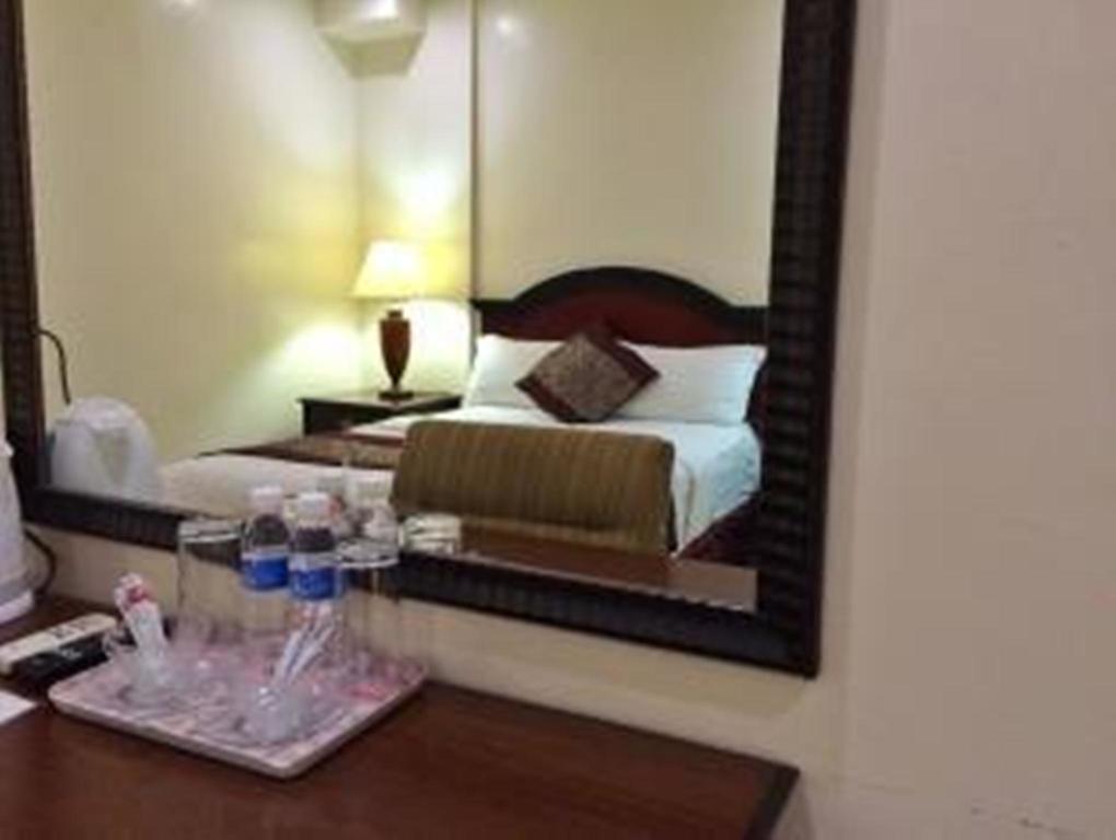 Cindy Kelly Hotel Olongapo Exterior photo